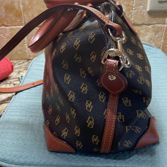 Handbag - Picture 4 of 9